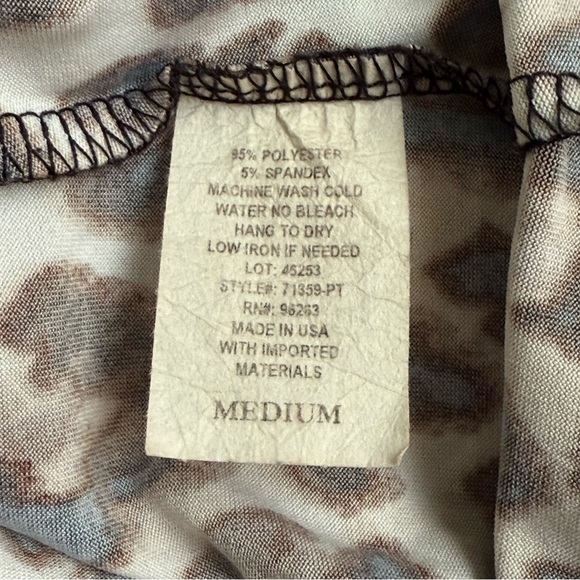 Chic Leopard Print Sleeveless Print Sleeveless Sz. Medium Petite - Picture 4 of 4